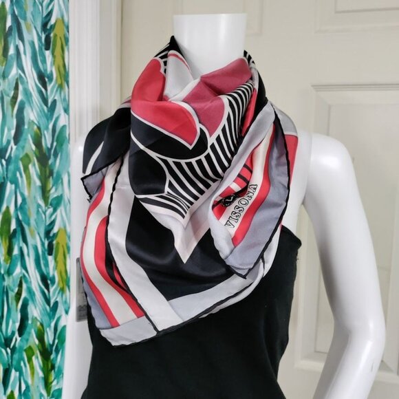 NWT Vissona Julia Turkish Silk Scarf / Head Cover Geometric Flower Detail 34x34 - Picture 4 of 11